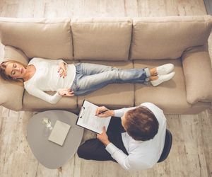 Terapia psychoanalityczna: jak przebiega i w jakich sytuacjach jest wykorzystywana?