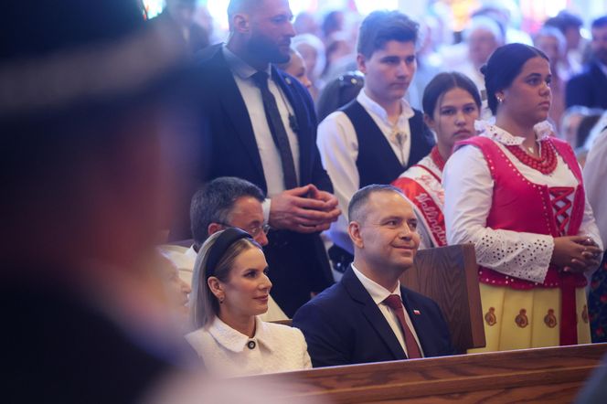 Fałszywy ksiądz zakłócił mszę z udziałem prezydenta Nawrockiego