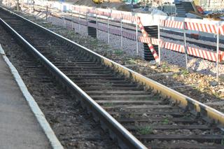 Powstaną nowoczesne perony kolejowe w Świętokrzyskiem. Umowy już podpisane