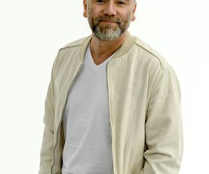 Zaskakujące kulisy życia Kuby Badacha. Śpiewał w chórkach u największych gwiazd, a jego ślub był wydarzeniem roku
