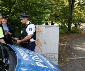 W Berlinie samochód wjechał w tłum; wśród rannych są dzieci