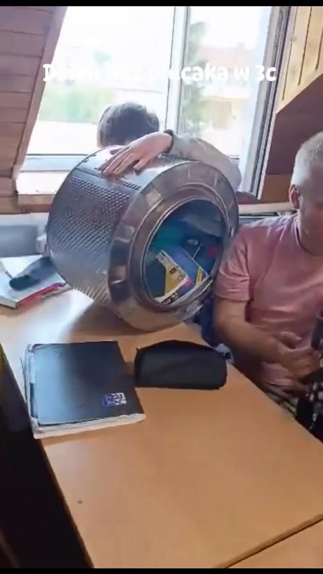 Dzień bez plecaka w warszawskiej szkole