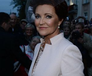 Stylizacje Agaty Dudy i Jolanty Kwaśniewskiej z okazji ślubów ich córek.