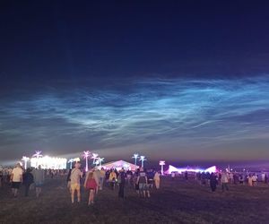 Obłoki srebrzyste nad polem Open'er Festival 2025 