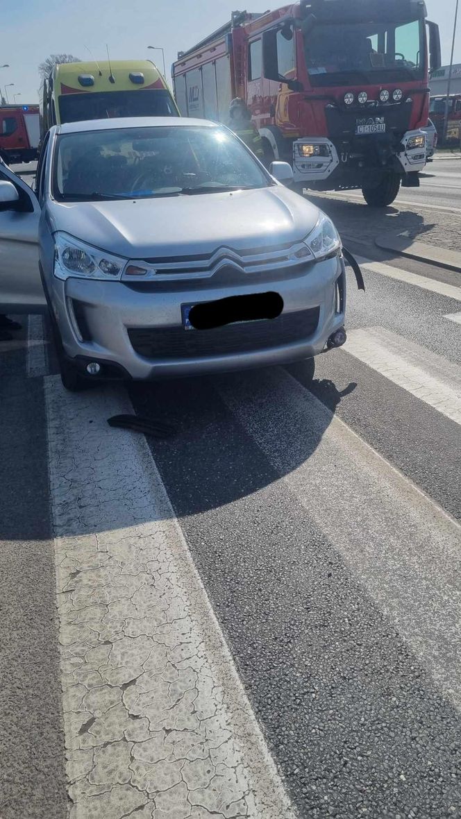 Wypadek na DK 10 pod Bydgoszczą. Trzy osoby trafiły do szpitala!