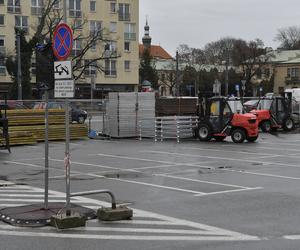 Finał WOŚP 2023. Budowa sceny w Warszawie