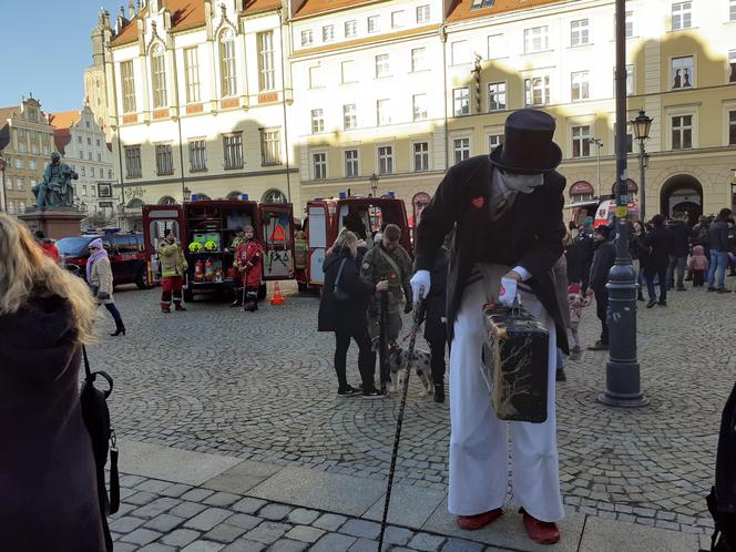 WOŚP 2024 we Wrocławiu. Cały Rynek i ludzie w serduszkach [ZDJĘCIA]