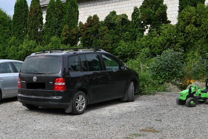 Dramat na Lubelszczyźnie! 63-latek potrącił wnuka. 1,5-roczne dziecko trafiło do szpitala