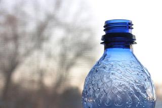 Zniżki do kina w zamian za plastikowe butelki? Coca-Cola ufunduje recyklomaty