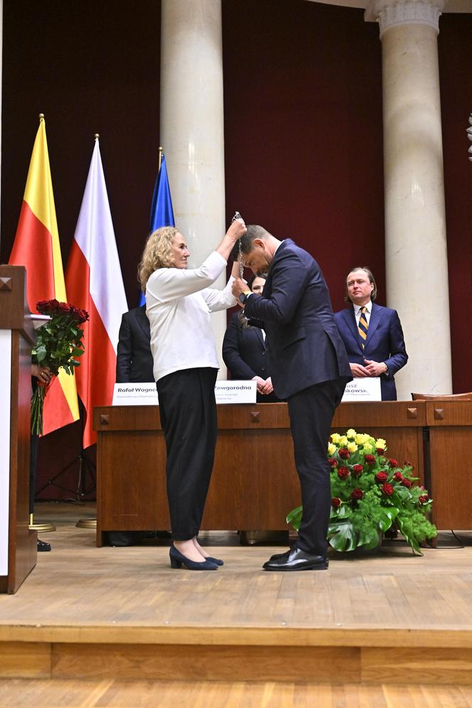 Rafał Trzaskowski złożył ślubowanie. Założyli łańcuch prezydentowi