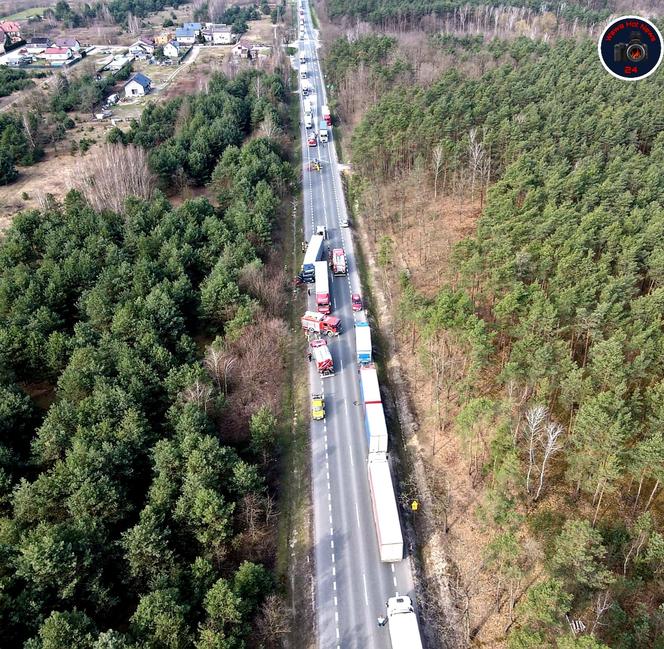 Zderzenie dwóch tirów na drodze krajowej nr 50 w miejscowości Karolina powiat piaseczyński