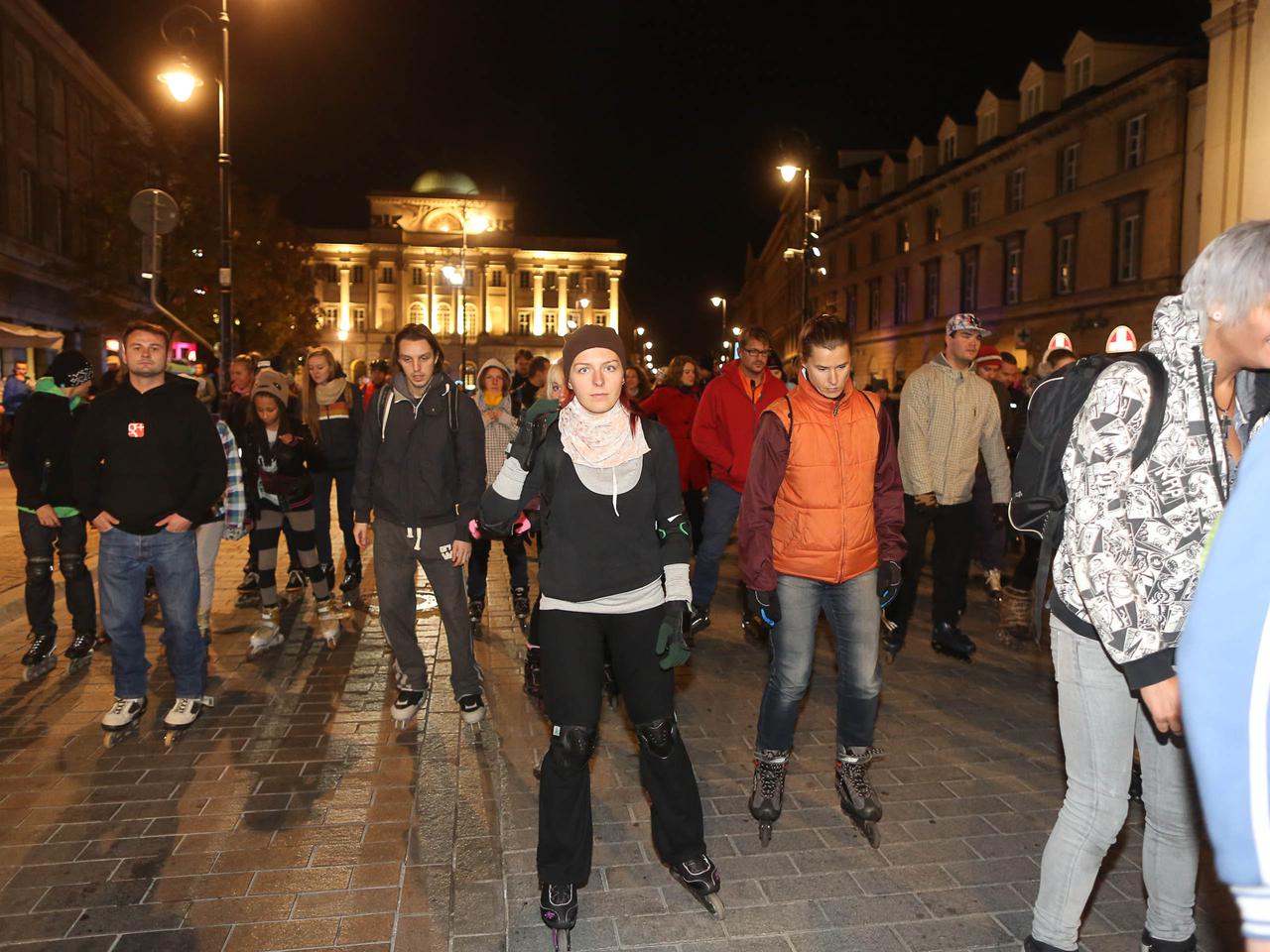 Nightskating. Warszawa na rolkach [Zdjęcia]