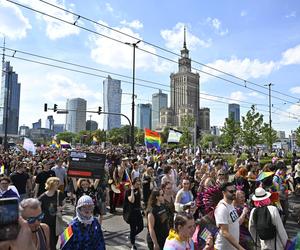 Parada Równości przeszła ulicami Warszawy. Tłumy uczestników