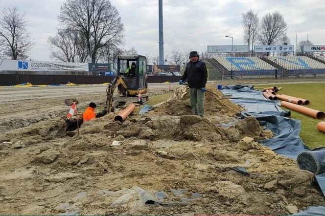 Stadion Miejski w Rybniku już niedługo ma być gotowy. Dadzą radę?