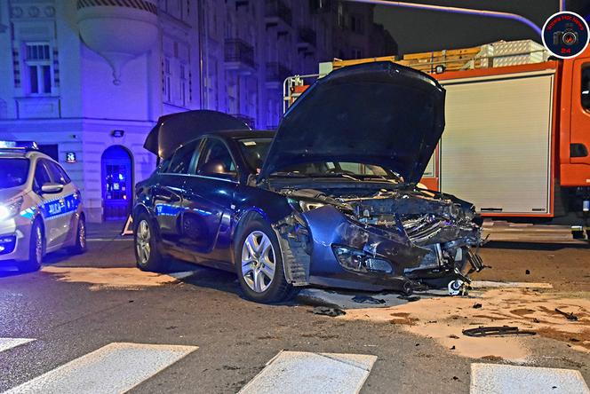 Huknął autem w kino na Pradze. I zwiał 