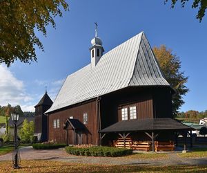 To dawna wieś duchowna w Małopolsce. Kiedyś była własnością klasztoru