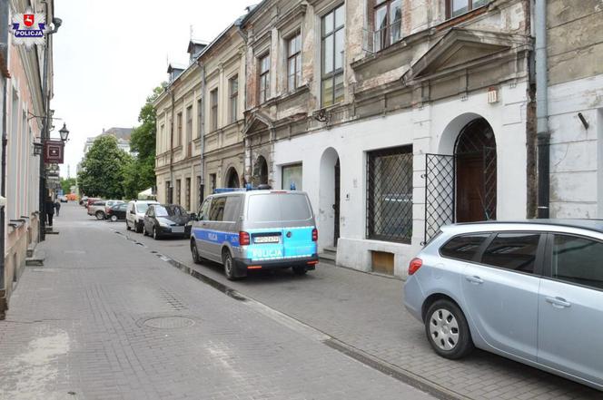 Policjant z żelaza. Uratował człowieka z pożaru i wrócił do pracy