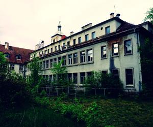 Opuszczony szpital rehabilitacyjny dla dzieci w Wielkopolsce [GALERIA]