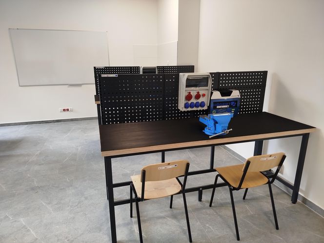 W budynku BCU nr 2 w Siedlcach znajduje się duża hala i 11 sal szkoleniowych, które zostały bardzo nowocześnie wyposażone.