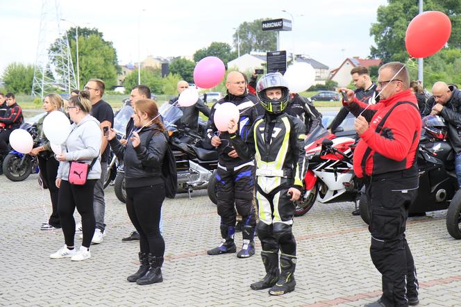 Przed Areną Lublin symbolicznie pożegnano dwójkę tragicznie zmarłych motocyklistów