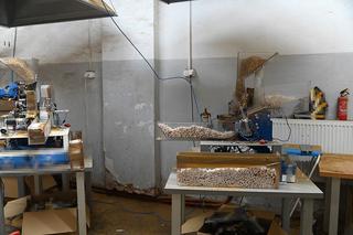 Duża akcja lubelskich funkcjonariuszy. Zlikwidowali nielegalną fabrykę papierosów [zdjęcia, wideo]