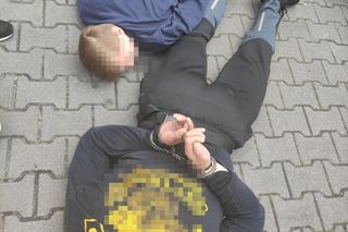 Auto ostrzelane na stacji benzynowej! Kierowca chronił wartościowy ładunek