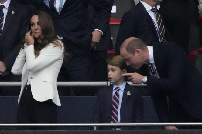 Książę William, Kate Middleton i książę George na meczu Włochy-Anglia