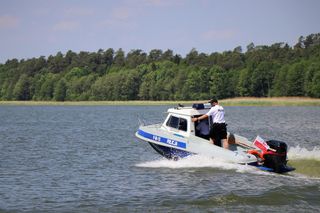 Samolot wpadł do jeziora. Na pokładzie były dwie osoby