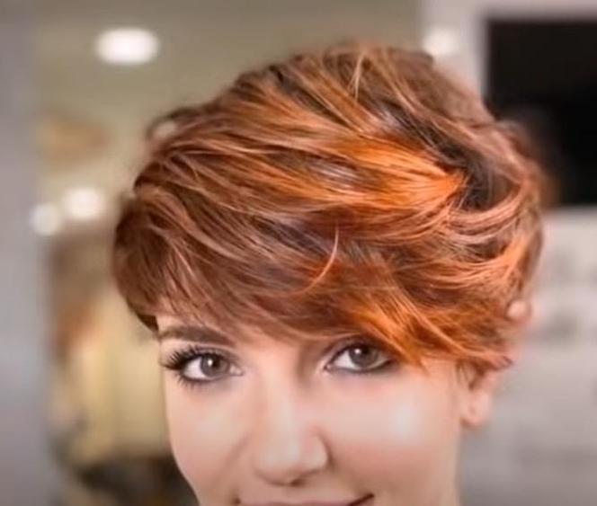 Najlepsze fryzury dla kobiet po 50-tce na rude włosy
