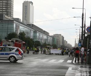 Blokada ulicy Marszałkowskiej w trakcie zamieszek 21.07.2009