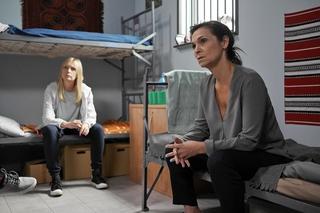 Pierwsza miłość, odcinek 3490: Izabela (Olga Bończyk), Ewelina (Magdalena Górska)