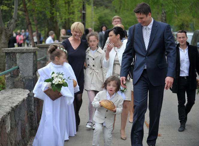 POSŁAŁA KASZMIR DO KOMUNII