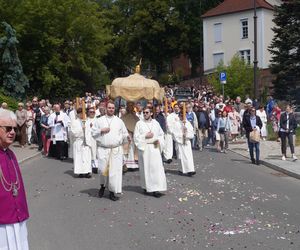 Boże Ciało 2025. Tysiące osób uczestniczyło w olsztyńskich procesjach