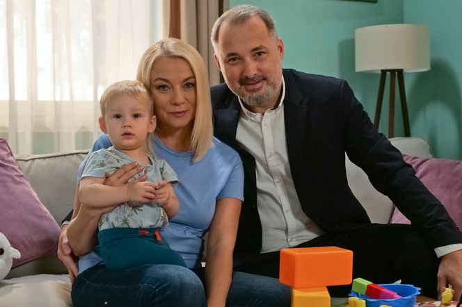 Pierwsza miłość. Bartek (Rafał Kwietniewski) , Emilka (Anna Ilczuk), syn Norbert