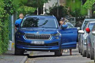 Anna Mucha nawadnia psa