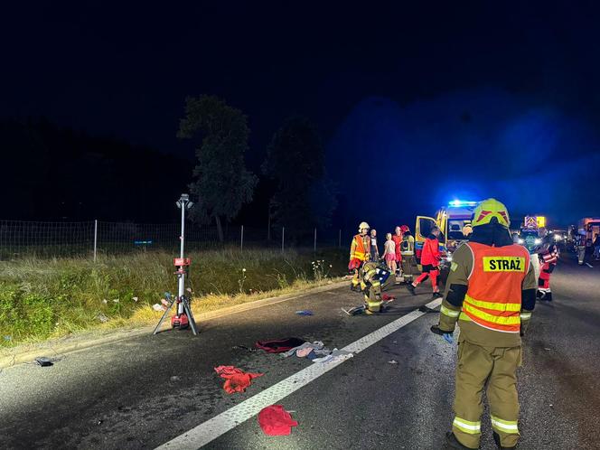 Groźny wypadek na A4 koło Tarnowa w piątek nad ranem 12.07.2024r.