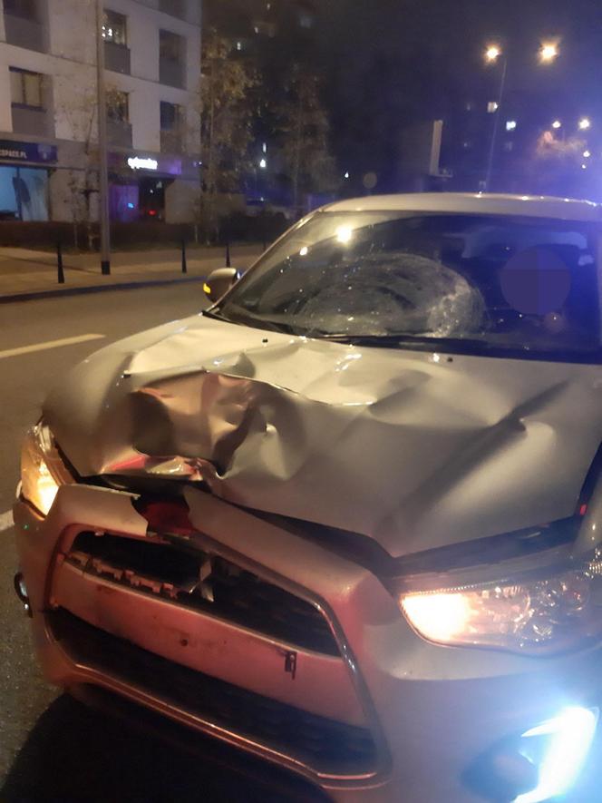 Dramat na Pradze. Samochód skosił pieszego w alei Solidarności