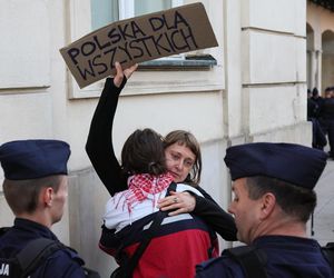W Warszawie odbył się antyimigrancki marsz i kontrmanifestacja. Pojawiło się kilka tysięcy osób