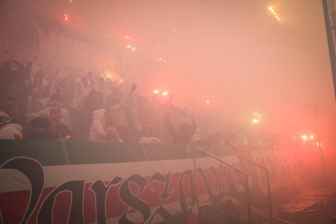 Legia Warszawa, Górnik Zabrze, race, kibice, dym