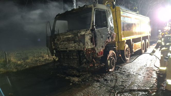 Ciężarówka płonęła jak pochodnia! Droga była zablokowana