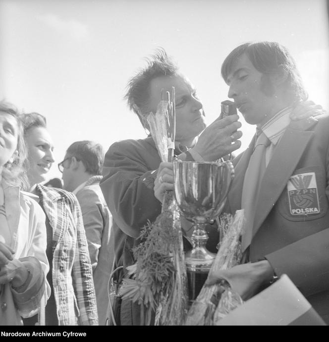 Powrót piłkarskiej reprezentacji Polski z Mistrzostw Świata w Republice Federalnej Niemiec - powitanie na lotnisku Okęcie, 1974 rok