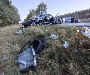 W karambolu na DK11 zginęły dwie osoby. Wstrząsające szczegóły wypadku