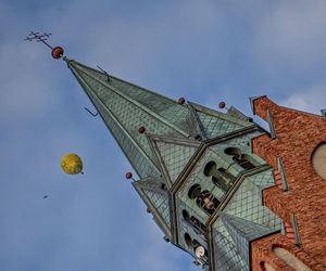 To miasto przywodzi na myśl Małą Kapadocję. Przyciąga turystów magicznym widokiem
