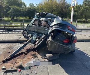 Kierowca hondy wbił się w autobus miejski. Potworny wypadek w Warszawie
