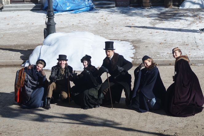 Gwiazdy marzną na planie "Lalki"