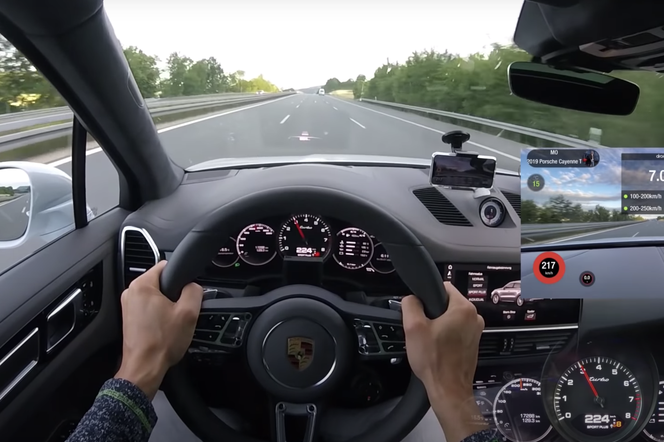 333 km/h za kierownicą SUV-a. Tak przyspiesza 962-konne Porsche Cayenne Turbo