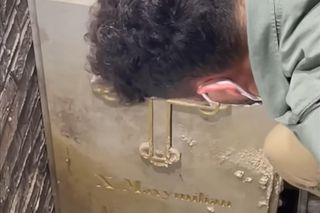 Szklana trumna z XIX wieku pod posadzką poznańskiej świątyni