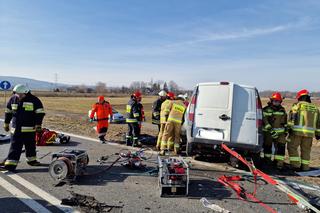 Wojnicz. Dostawczy fiat zderzył się z ciężarówką. Nie żyje 50-letni kierowca
