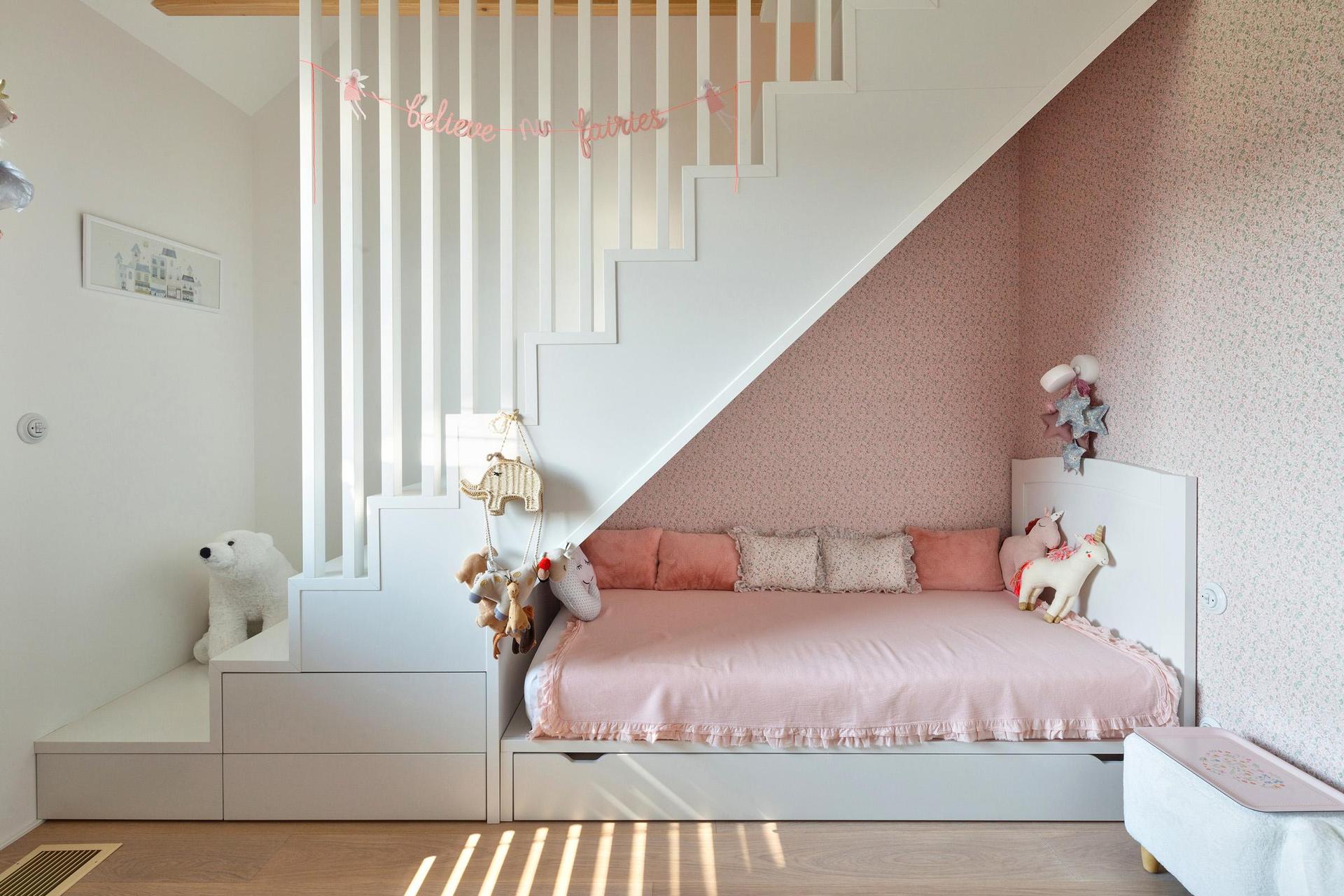 Szary dom w Świerczyńcu koło Tychów