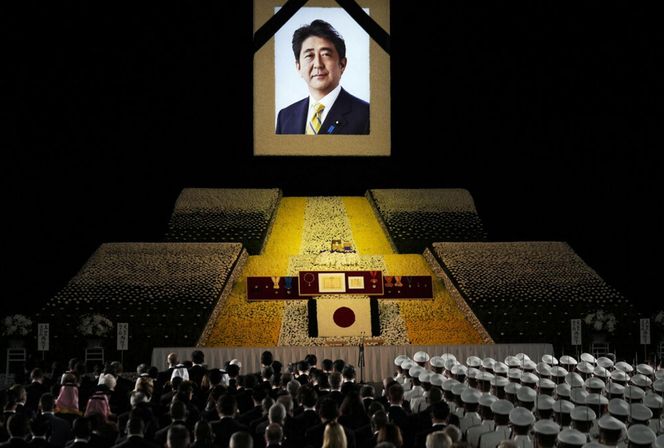 Shinzo Abe nie żyje. Były premier Japonii zastrzelony. Sprawca przyznał się przed sądem